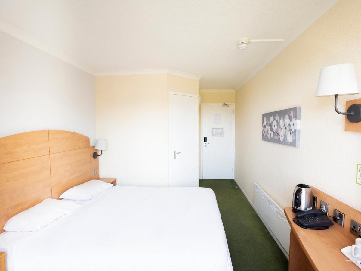 Отель Campanile Milton Keynes - Fenny Stratford Экстерьер фото